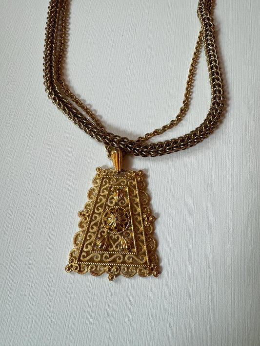 Necklace Stack | Gold Chain & Pendant